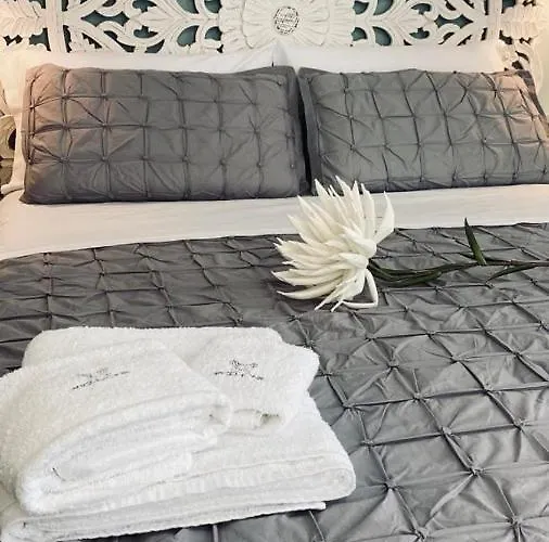 Fior Dei Carmeliti And Parking Gæstehus Tropea