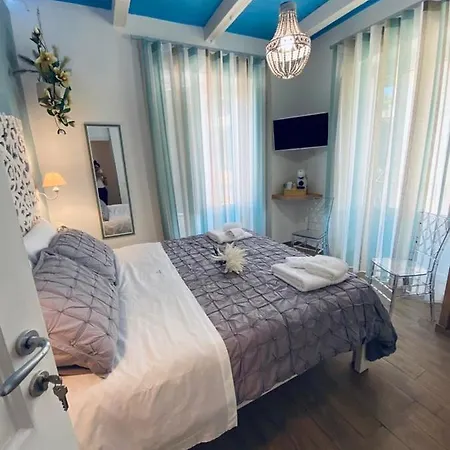 게스트하우스 Fior Dei Carmeliti And Parking 4*